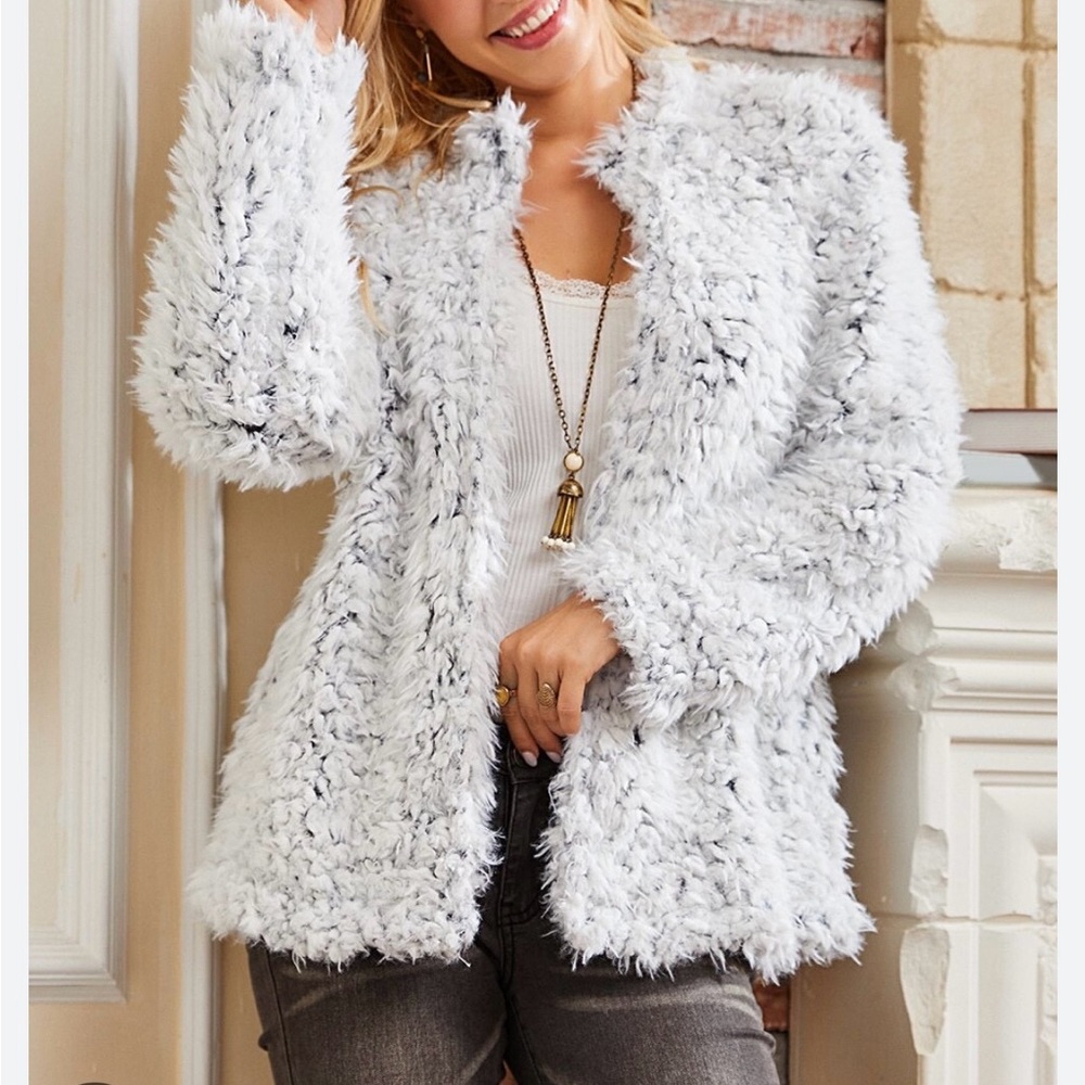 Women's Plush Faux Fur Jacket - White